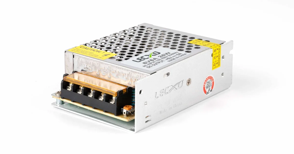 مزود طاقة  معدني 5 فولت 5 امبير / METAL POWER SUPPLY LECXO 5V 5A